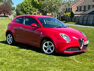 Used 2016 Alfa Romeo Mito Alfa Red - Interior and Exterior details 3