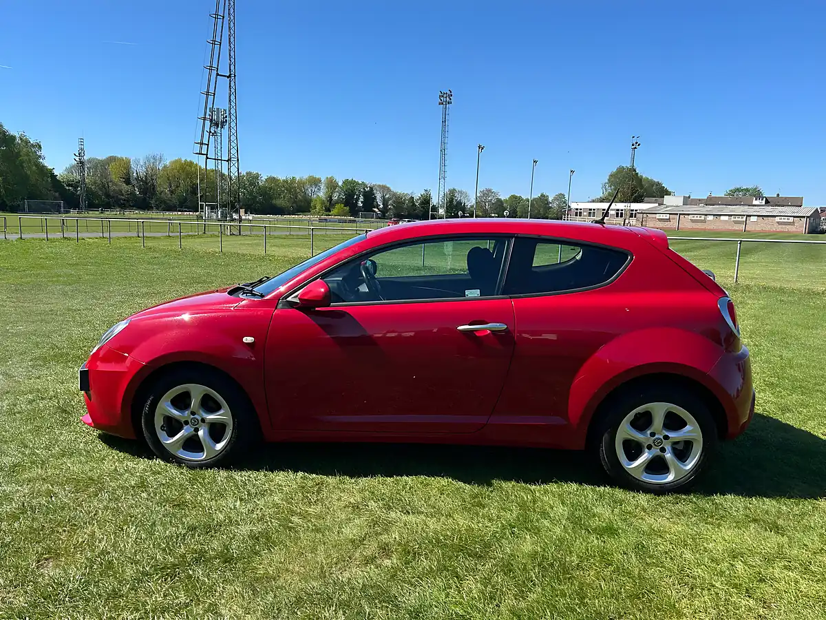 Used 2016 Alfa Romeo Mito Alfa Red - Interior and Exterior details 8