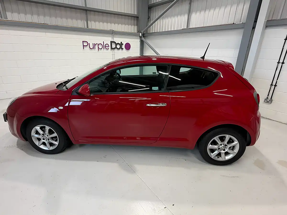Used 2016 Alfa Romeo Mito Progression Red - Interior and Exterior details 3