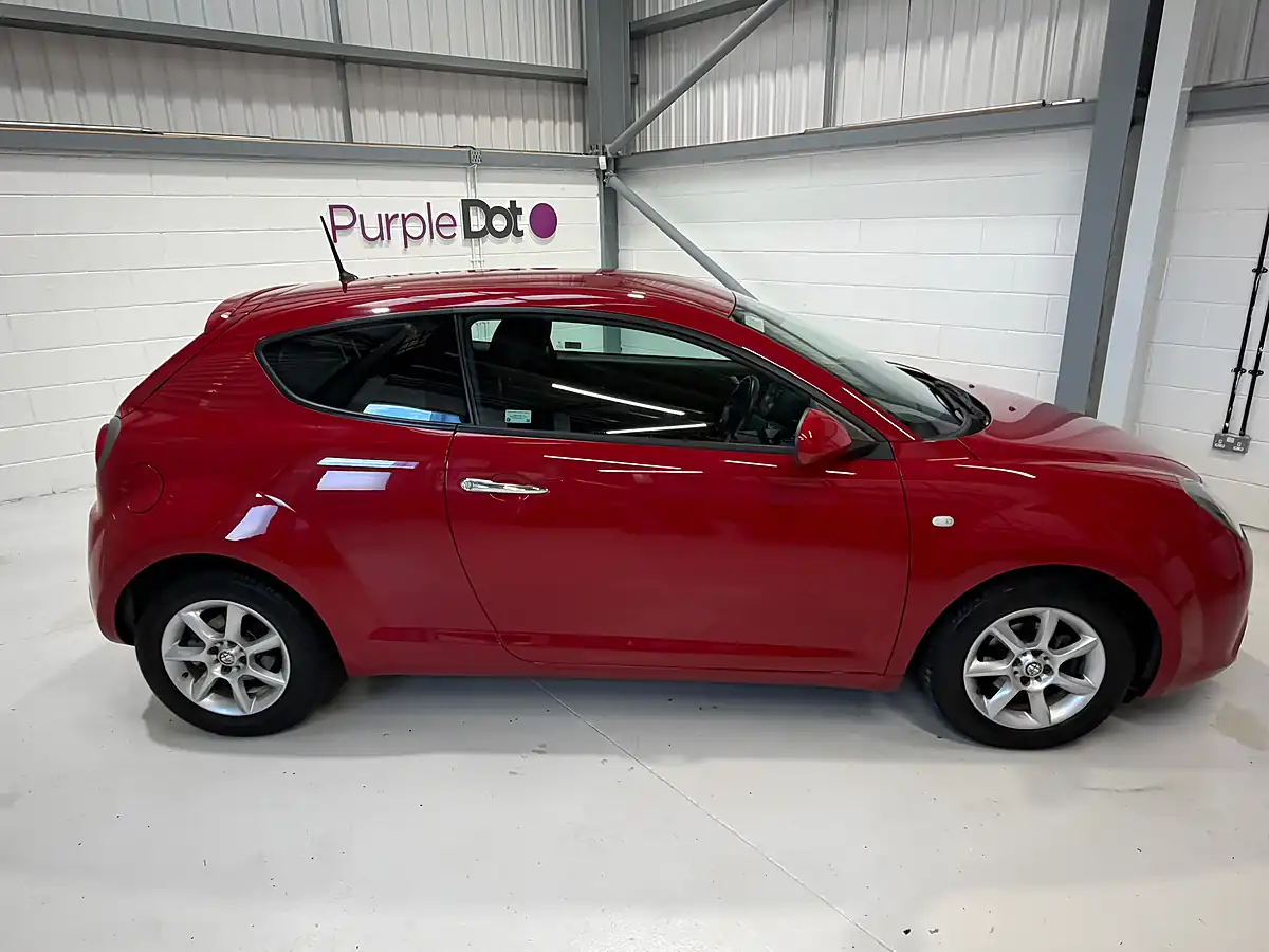 Used 2016 Alfa Romeo Mito Progression Red - Interior and Exterior details 4