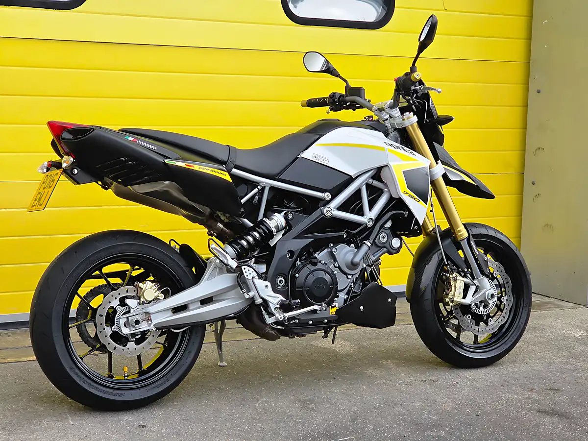Used 2016 Aprilia Dorsoduro White - Interior and Exterior details 4