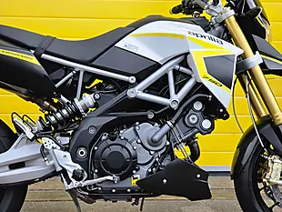 Used 2016 Aprilia Dorsoduro White - Interior and Exterior details 9