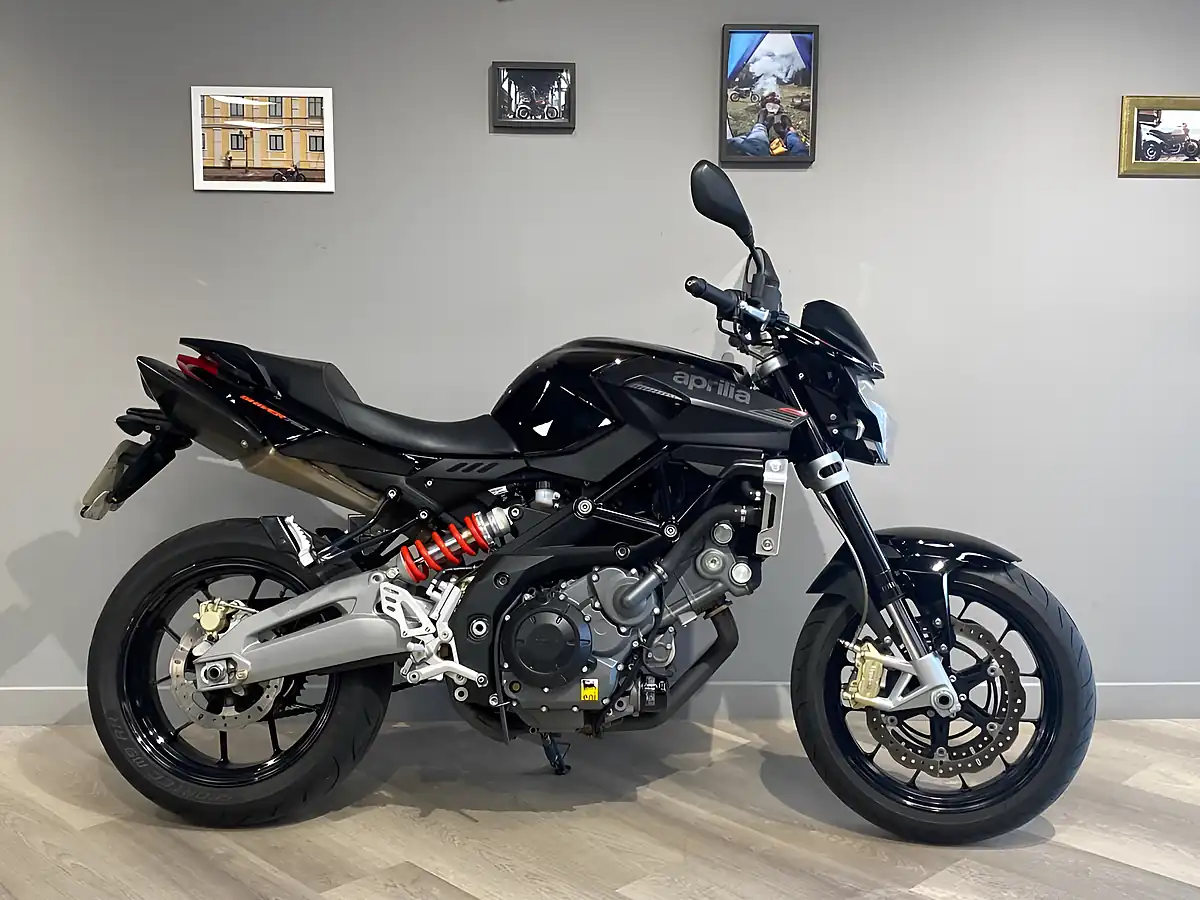 Used 2016 Aprilia Shiver Sl 750 - Front View