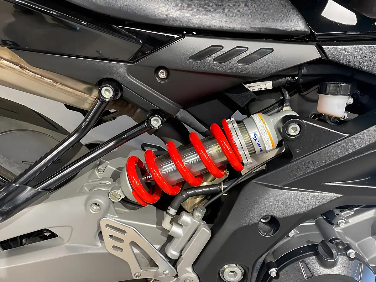 Used 2016 Aprilia Shiver Sl 750 - Interior and Exterior details 7