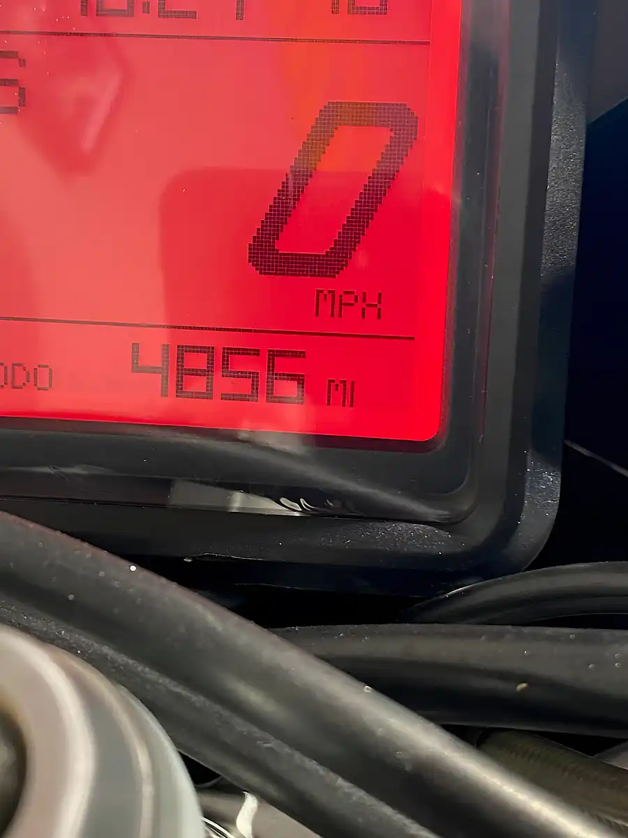 Used 2016 Aprilia Shiver Sl 750 - Interior and Exterior details 8