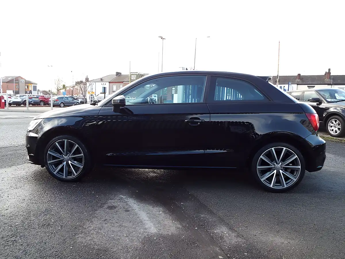 Used 2016 Audi A1 Sport Black - Interior and Exterior details 7