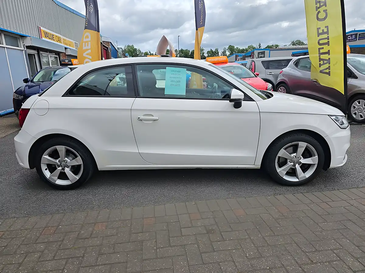 Used 2016 Audi A1 Sport White - Interior and Exterior details 5