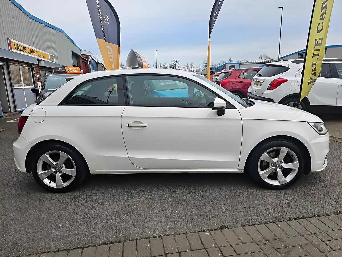 Used 2016 Audi A1 Sport White - Interior and Exterior details 5