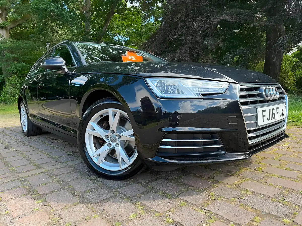 Used 2016 Audi A4 Avant Sport Black - Front View