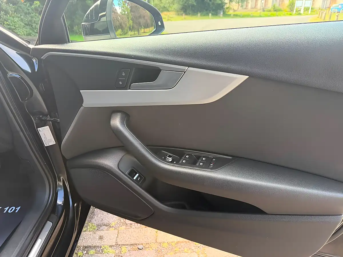 Used 2016 Audi A4 Avant Sport Black - Interior and Exterior details 14