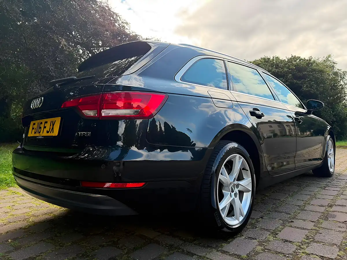 Used 2016 Audi A4 Avant Sport Black - Interior and Exterior details 3