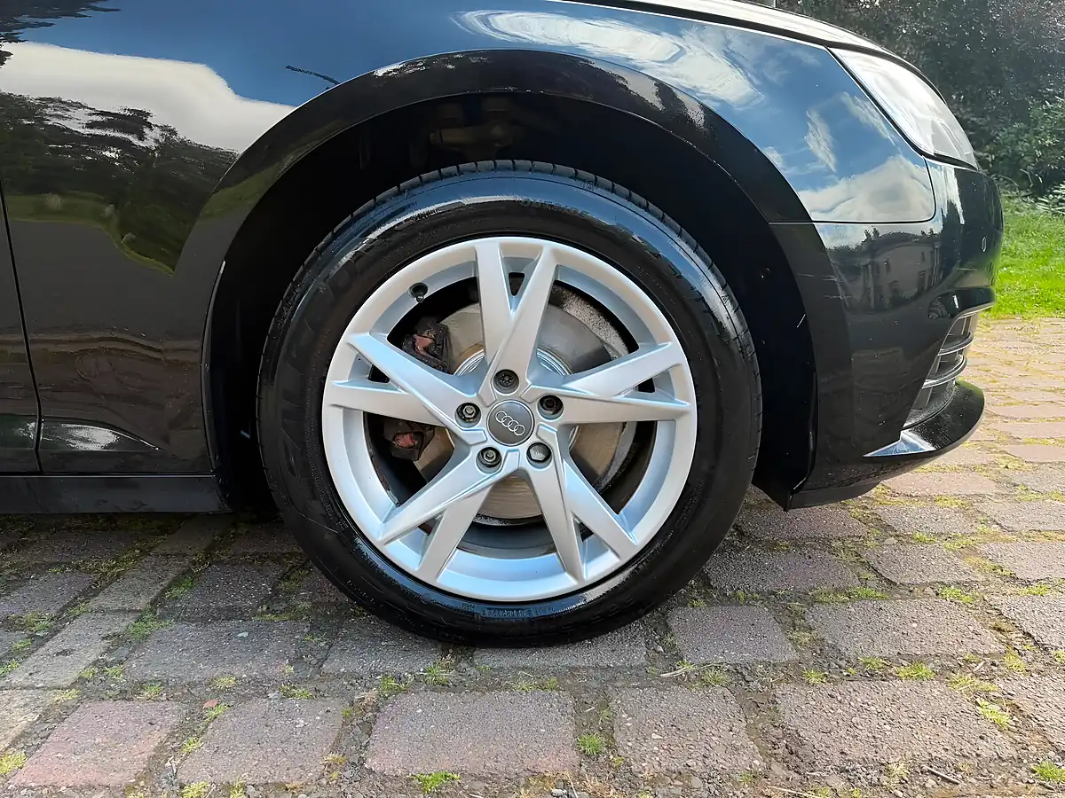 Used 2016 Audi A4 Avant Sport Black - Interior and Exterior details 9