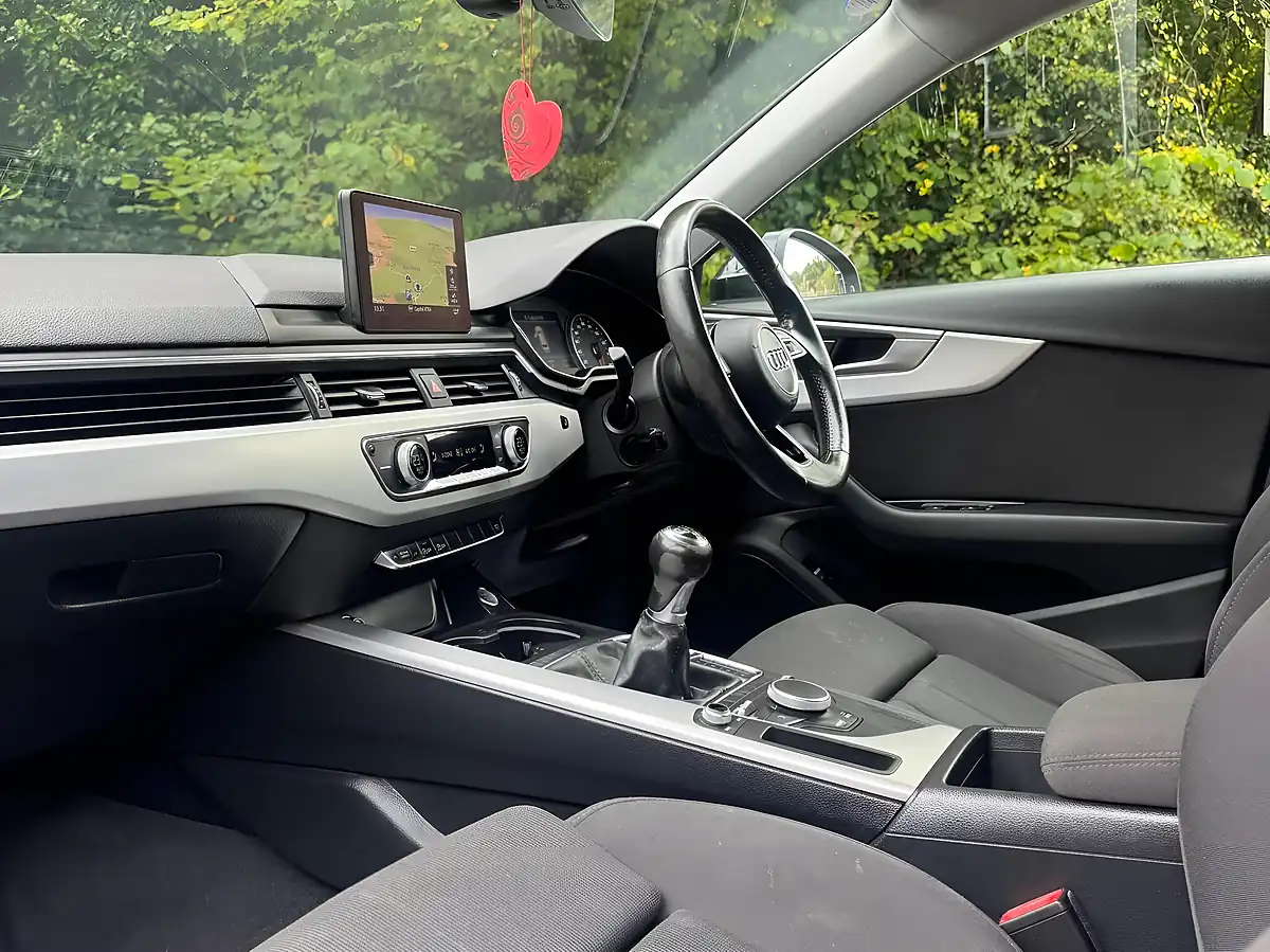 Used 2016 Audi A4 Avant Sport Black - Interior and Exterior details 3