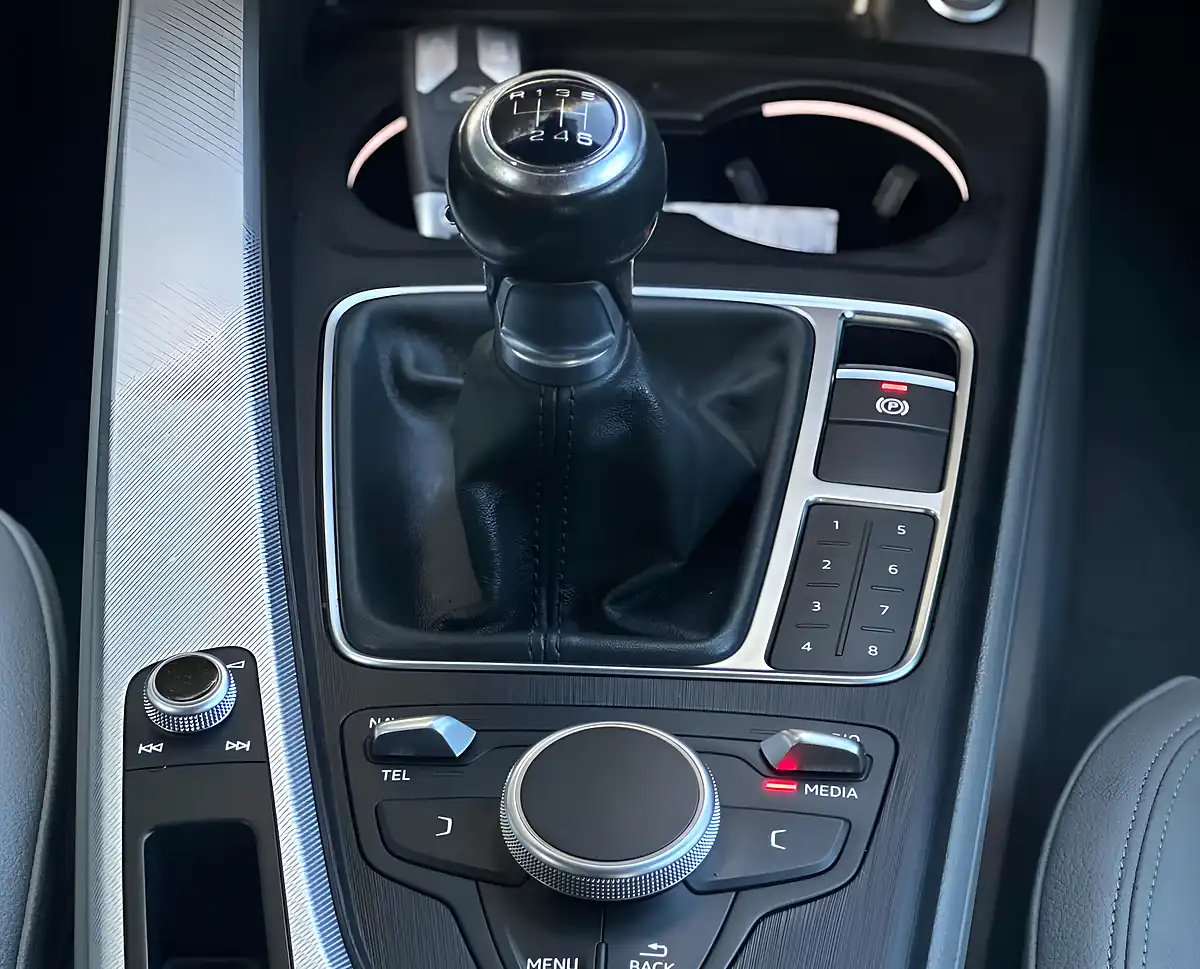 Used 2016 Audi A4 Avant Sport Black - Interior and Exterior details 15