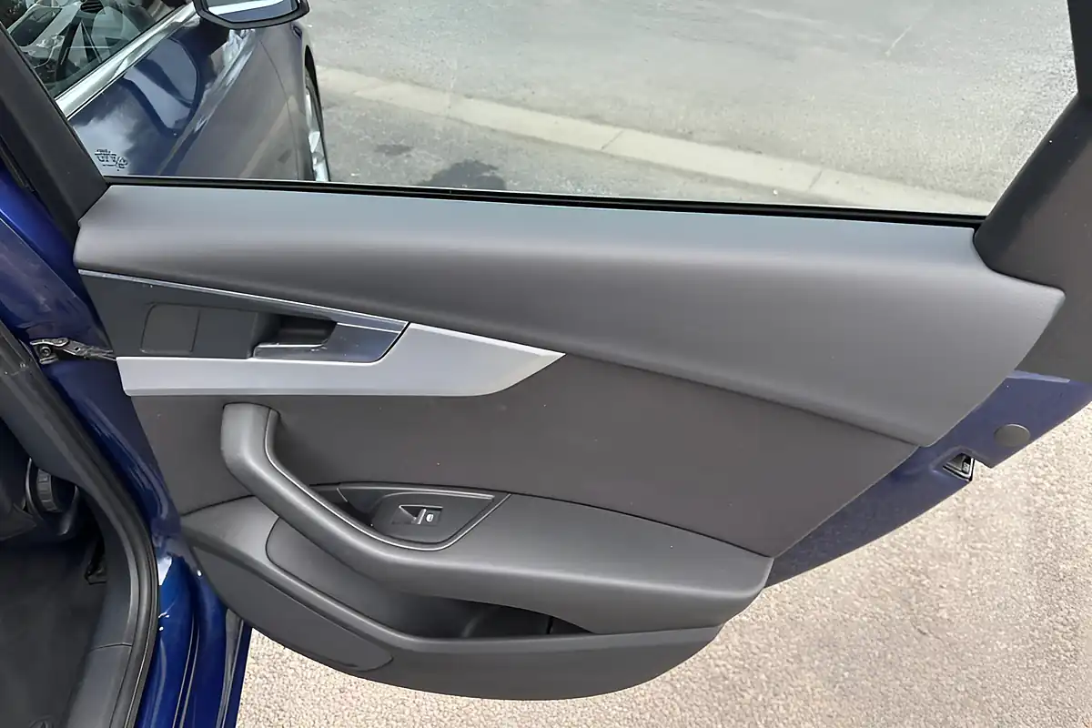 Used 2016 Audi A4 Avant Sport Blue - Interior and Exterior details 11