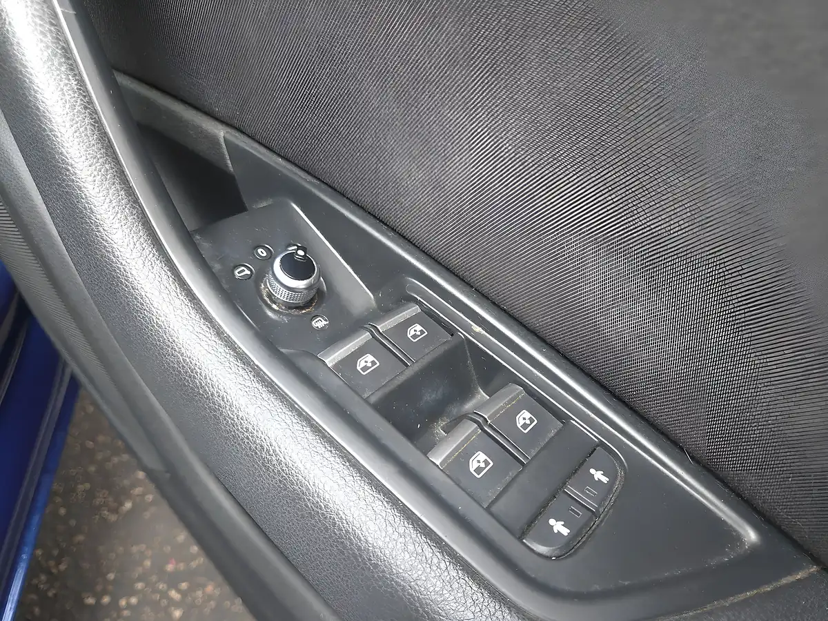 Used 2016 Audi A4 Avant Sport Blue - Interior and Exterior details 11
