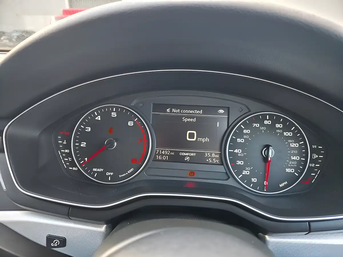 Used 2016 Audi A4 Sport Black - Interior and Exterior details 9
