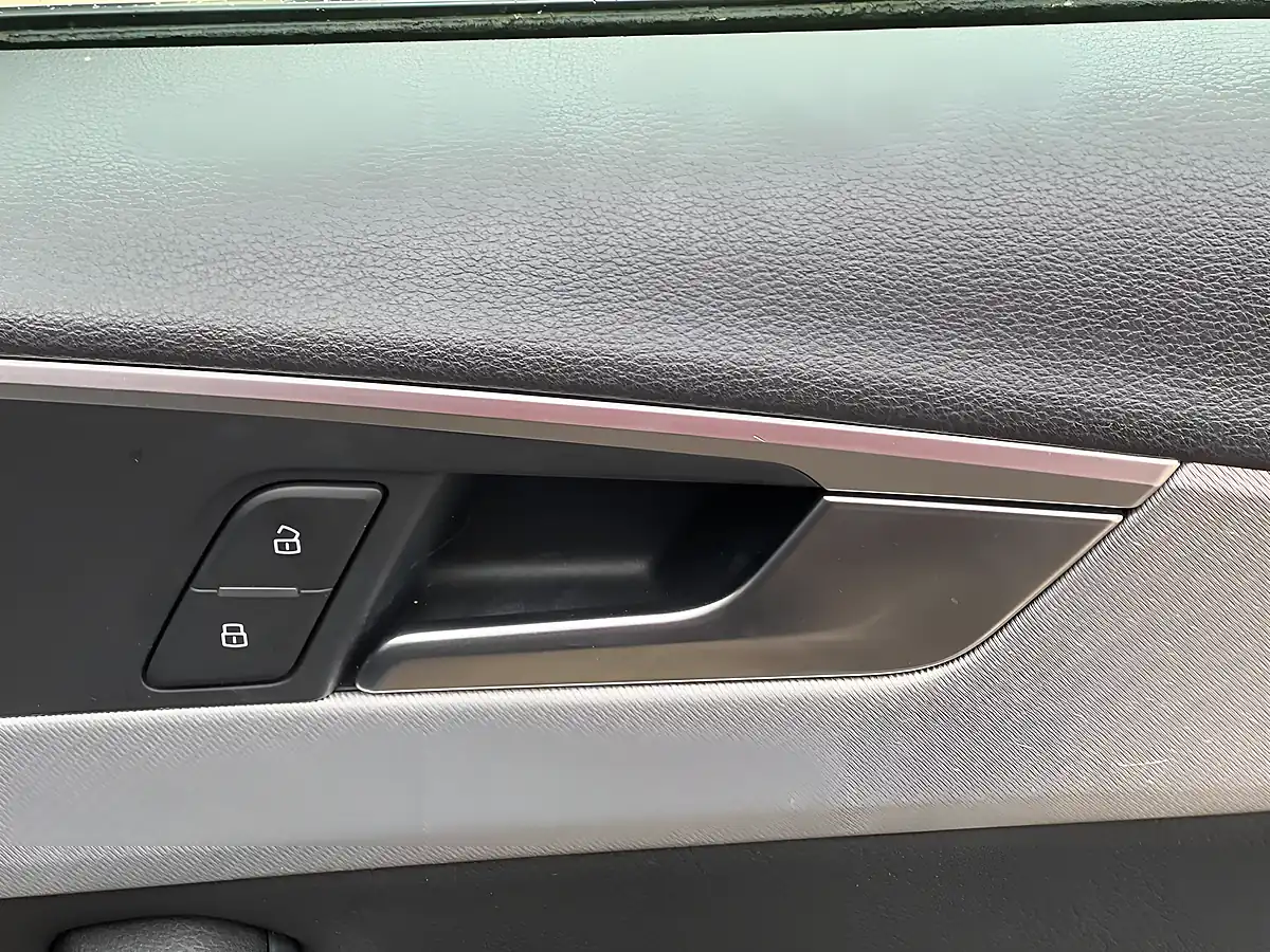 Used 2016 Audi A4 Sport Black - Interior and Exterior details 12