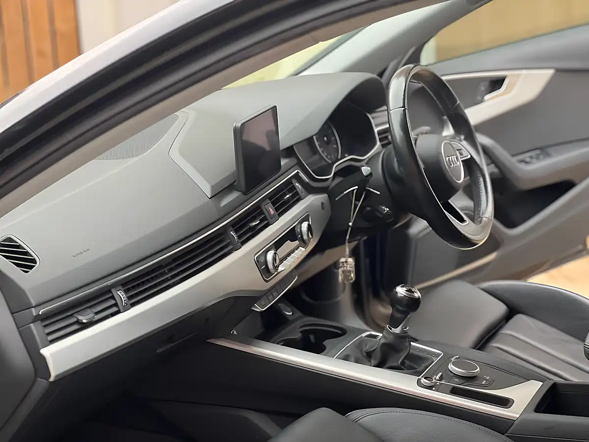 Used 2016 Audi A4 Sport Black - Interior and Exterior details 9