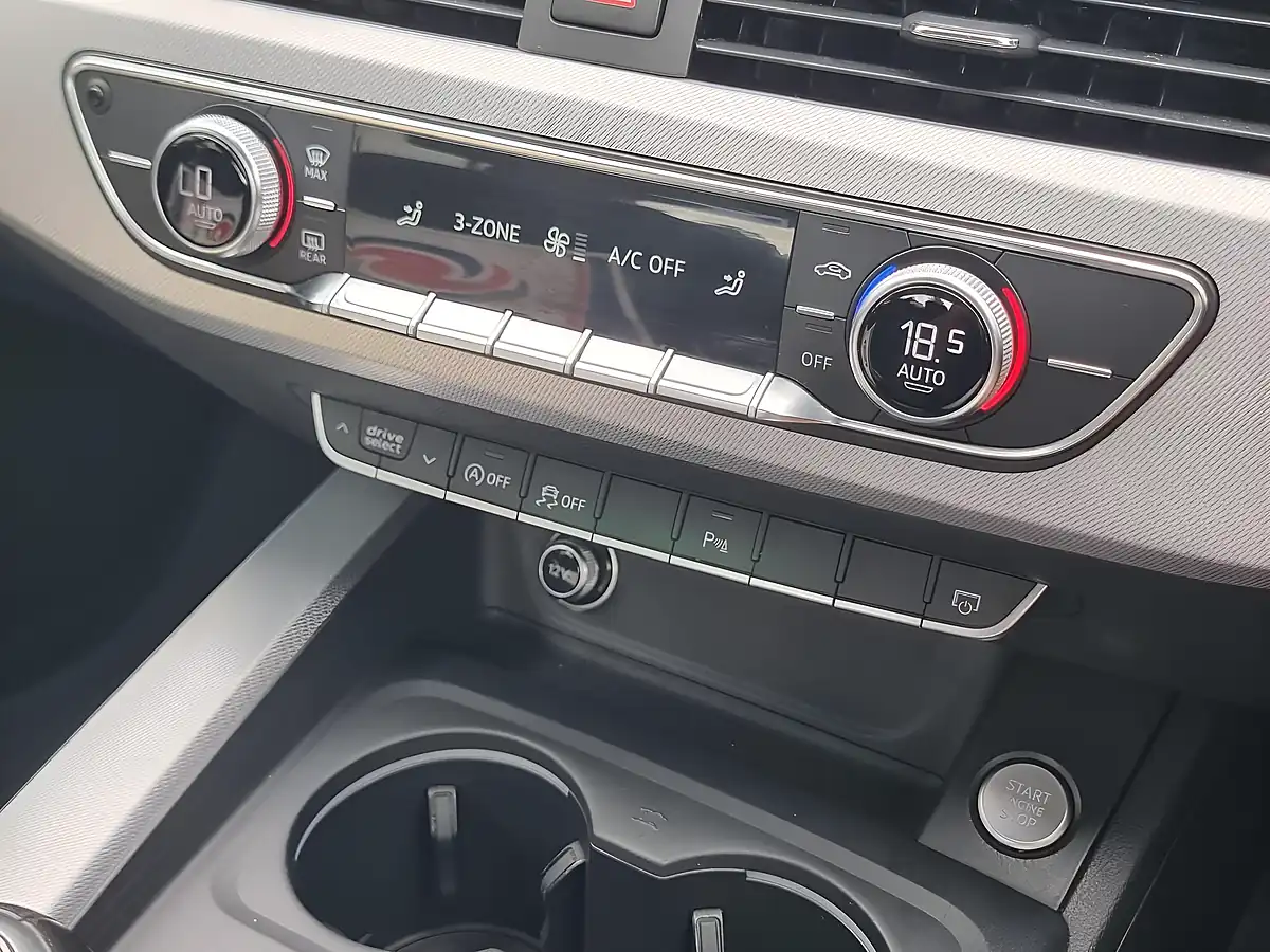 Used 2016 Audi A4 Ultra Se Black - Interior and Exterior details 18