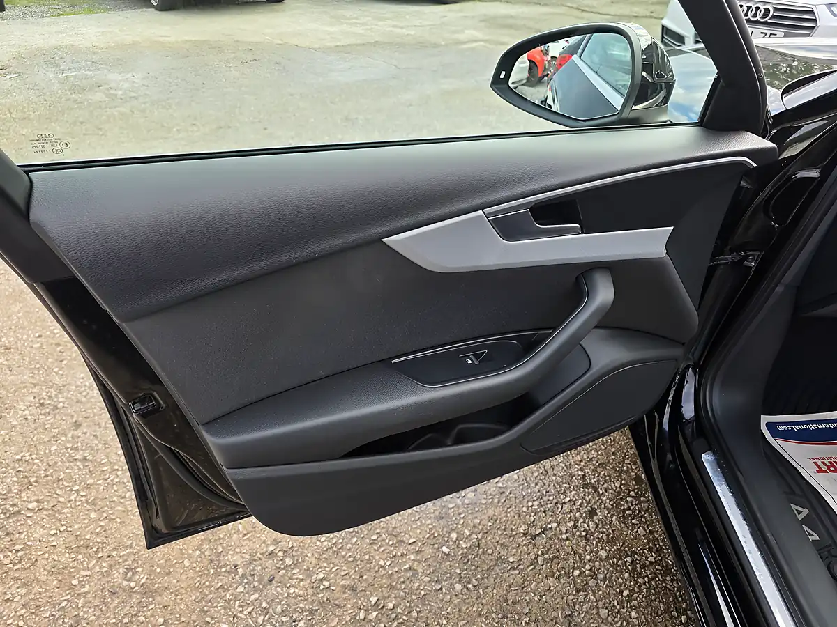 Used 2016 Audi A4 Ultra Se Black - Interior and Exterior details 14