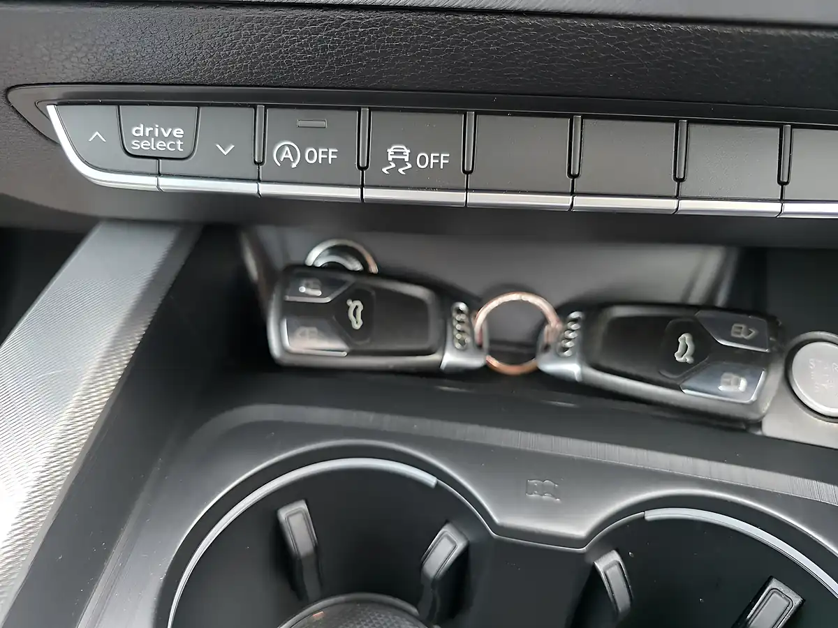 Used 2016 Audi A4 Ultra Se Black - Interior and Exterior details 19