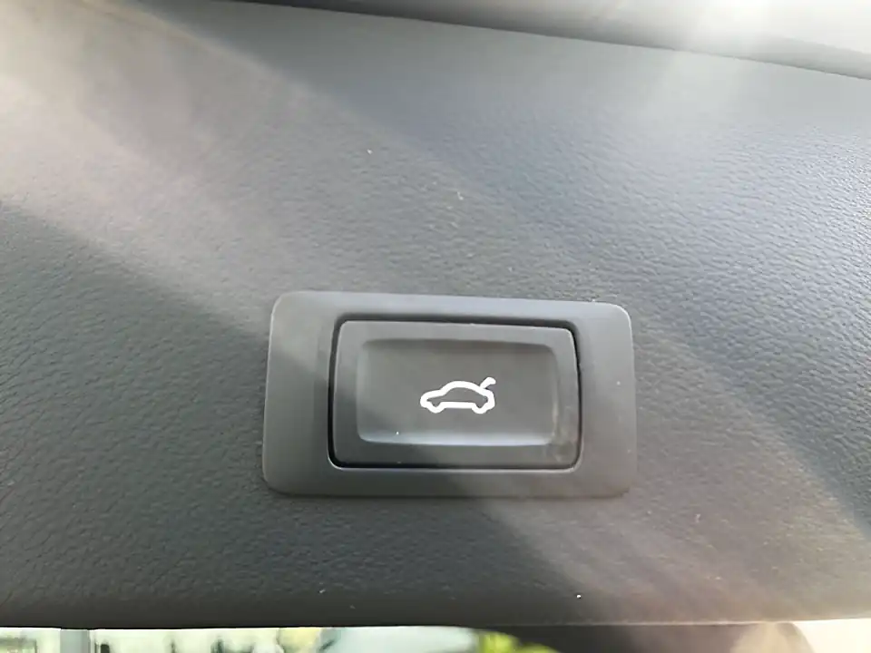 Used 2016 Audi A6 Allroad Sport Grey - Interior and Exterior details 10