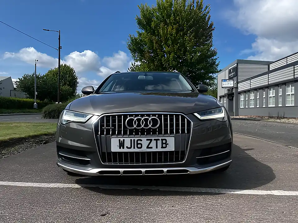 Used 2016 Audi A6 Allroad Sport Grey - Interior and Exterior details 4