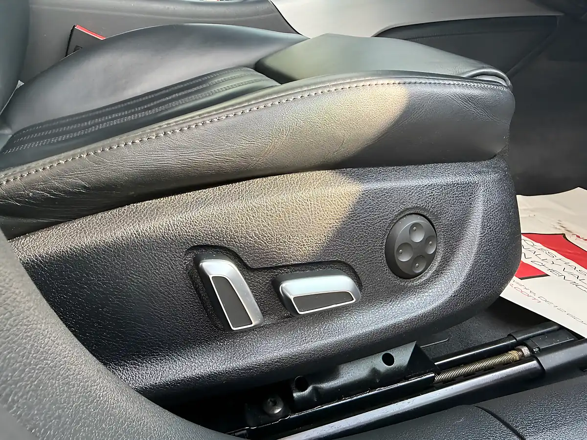Used 2016 Audi A7 S Line Blue - Interior and Exterior details 17