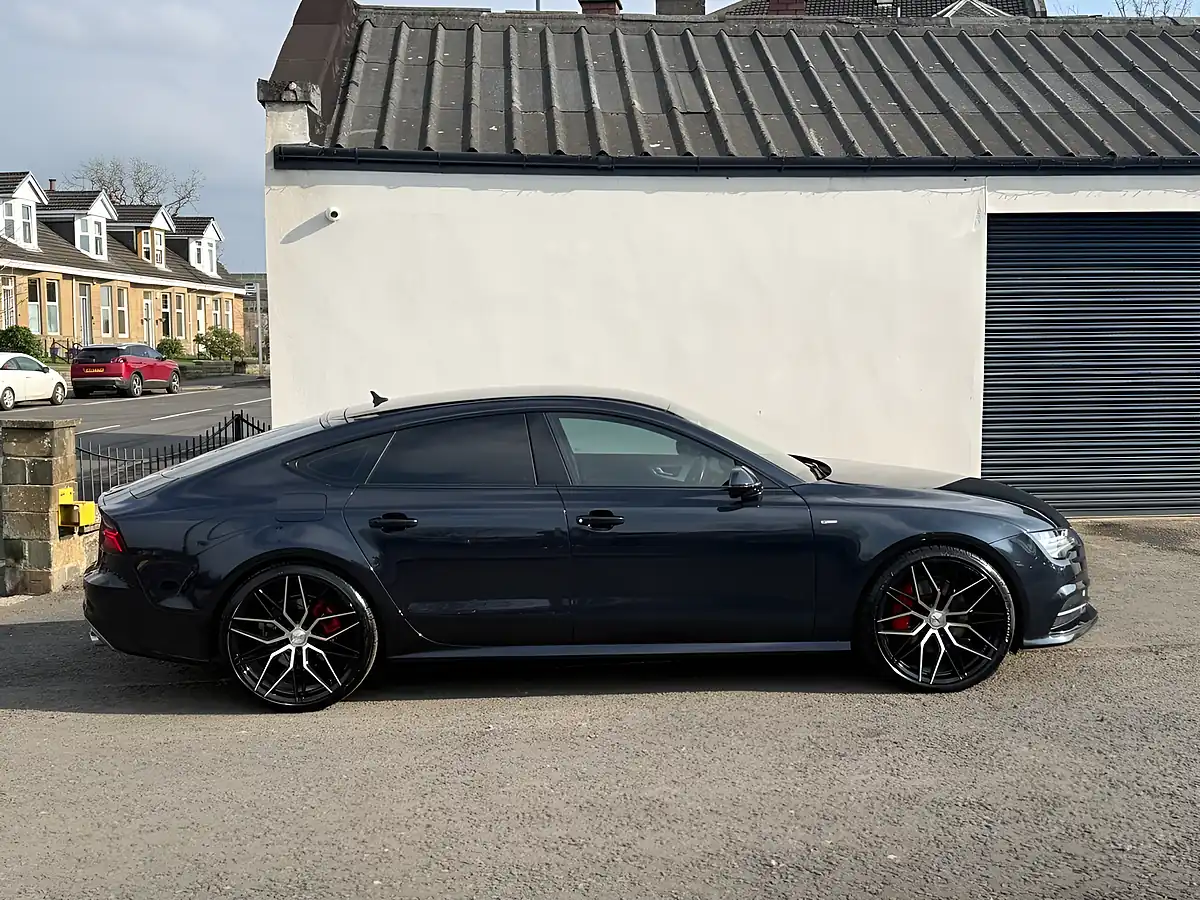 Used 2016 Audi A7 S Line Blue - Interior and Exterior details 2