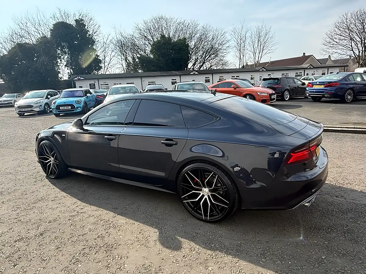 Used 2016 Audi A7 S Line Blue - Interior and Exterior details 7