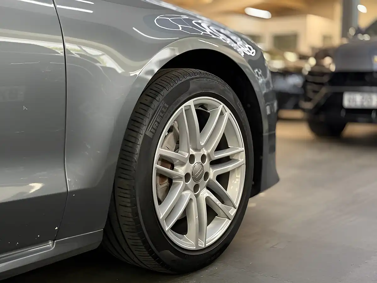 Used 2016 Audi A8 Sport Grey - Interior and Exterior details 9