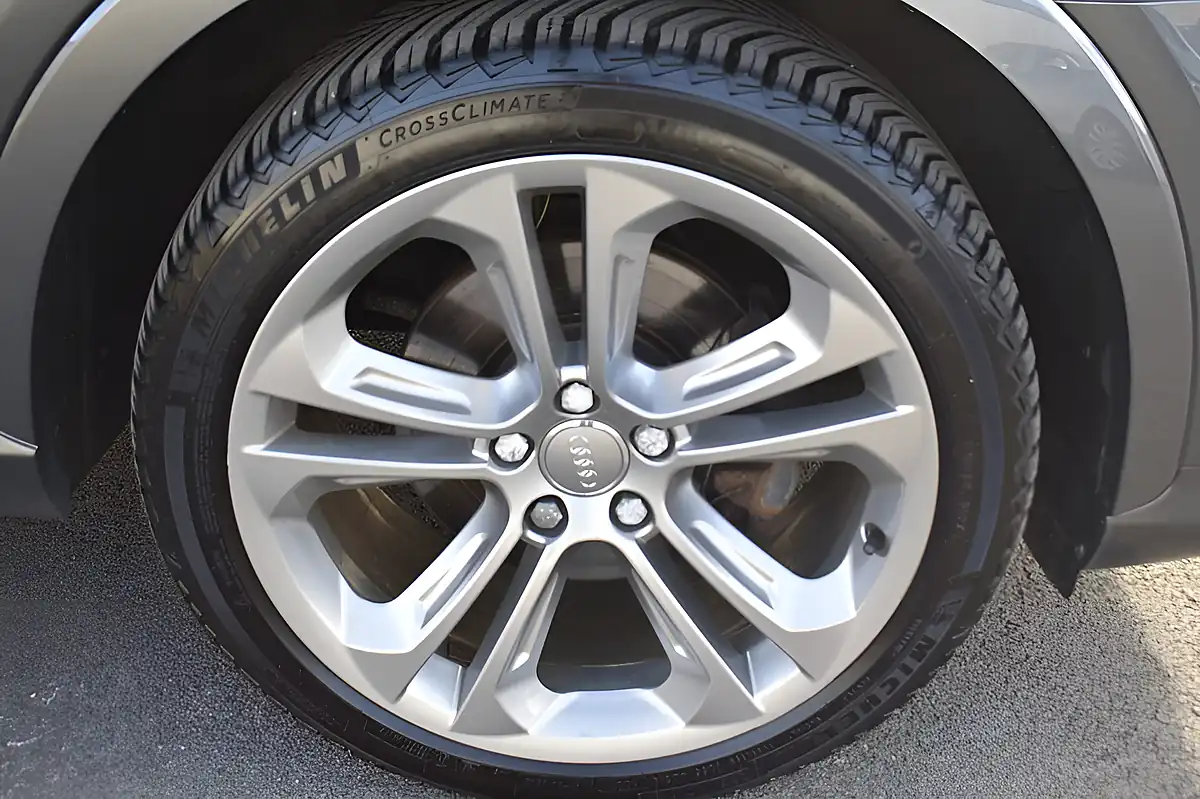 Used 2016 Audi Q3 S Line Plus Daytona Grey - Interior and Exterior details 4