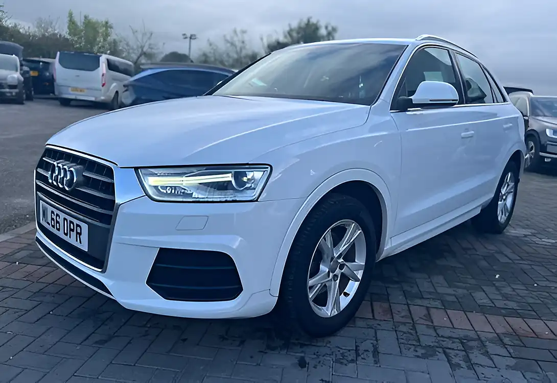 Used 2016 Audi Q3 Se White - Interior and Exterior details 12
