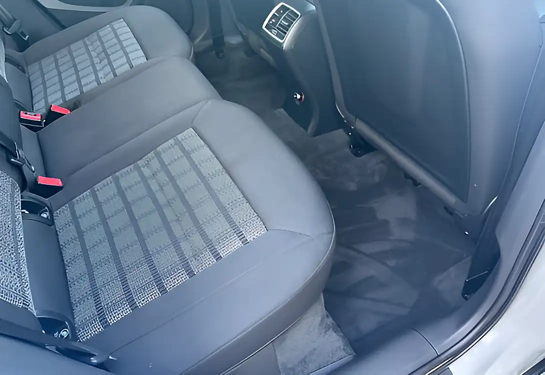 Used 2016 Audi Q3 Se White - Interior and Exterior details 14