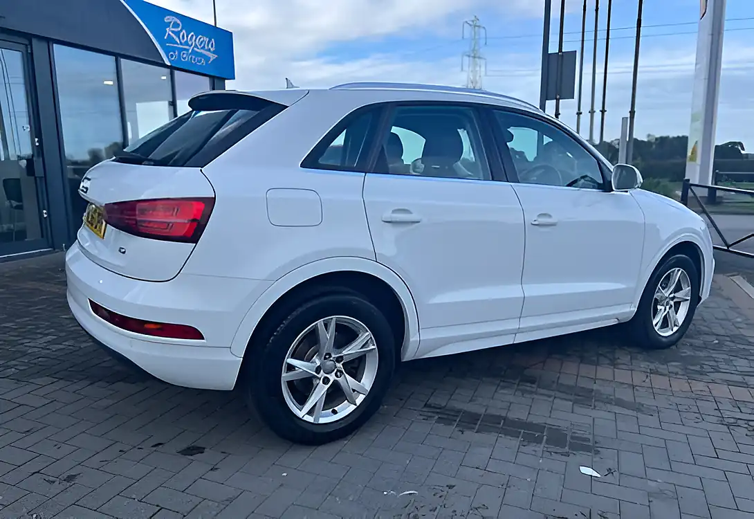 Used 2016 Audi Q3 Se White - Interior and Exterior details 8