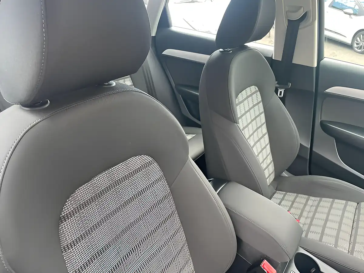 Used 2016 Audi Q3 Se White - Interior and Exterior details 13