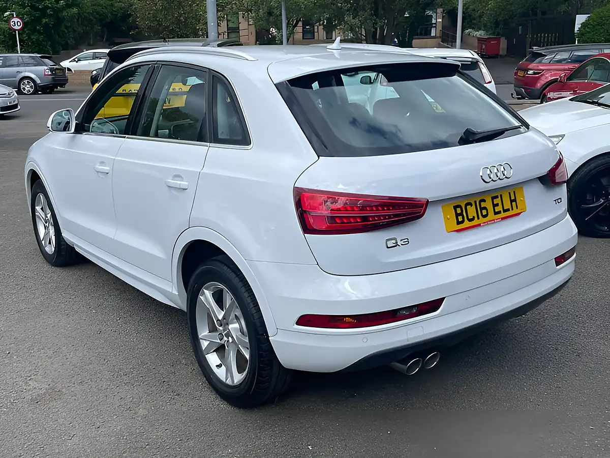 Used 2016 Audi Q3 Se White - Interior and Exterior details 6