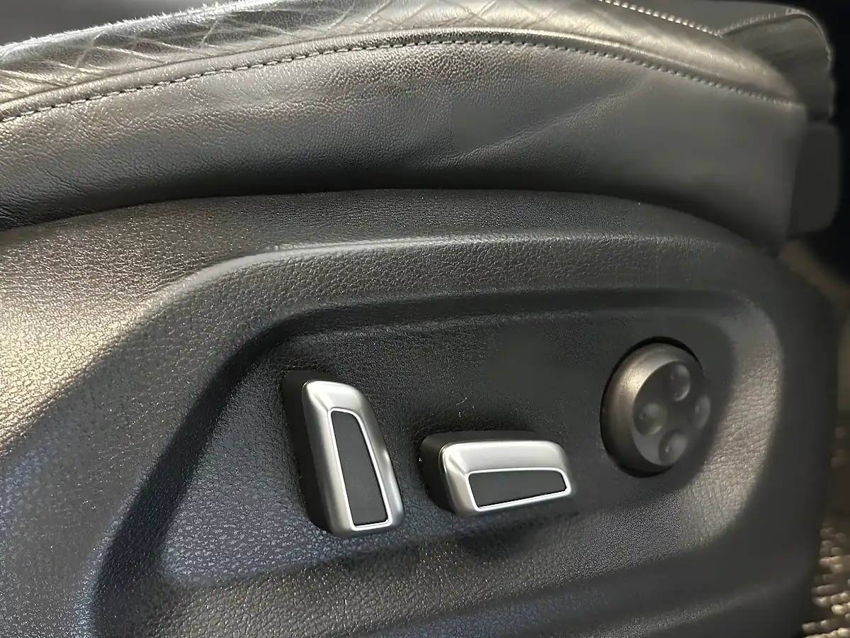 Used 2016 Audi Q5 S Line Glacier White - Interior and Exterior details 11