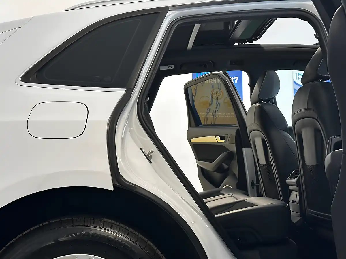 Used 2016 Audi Q5 S Line Glacier White - Interior and Exterior details 13