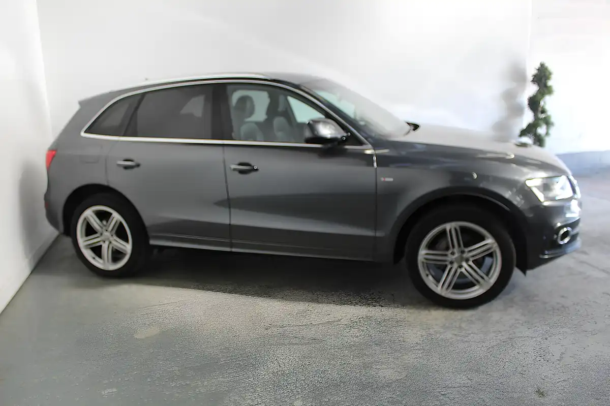 Used 2016 Audi Q5 S Line Plus Grey - Interior and Exterior details 3