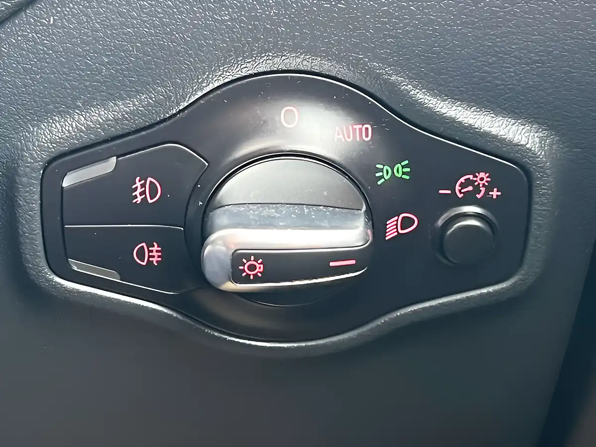 Used 2016 Audi Q5 SQ5 Moonlight Blue - Interior and Exterior details 15