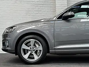 Used 2016 Audi Q7 Grey - Interior and Exterior details 10