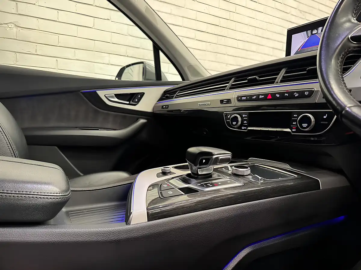 Used 2016 Audi Q7 Grey - Interior and Exterior details 15