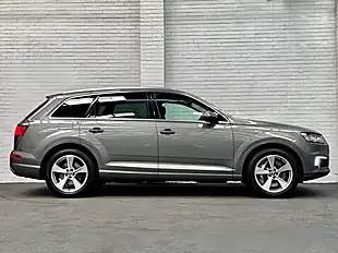 Used 2016 Audi Q7 Grey - Interior and Exterior details 5