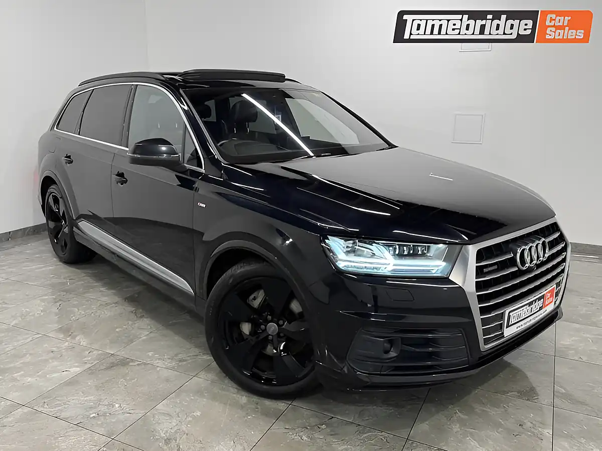 Used 2016 Audi Q7 S Line Black - Front View