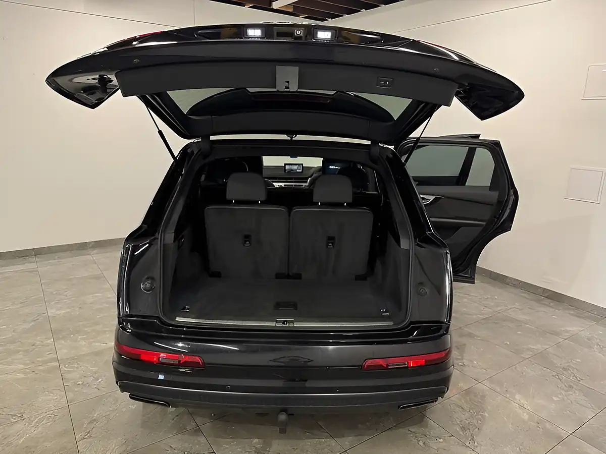 Used 2016 Audi Q7 S Line Black - Interior and Exterior details 15
