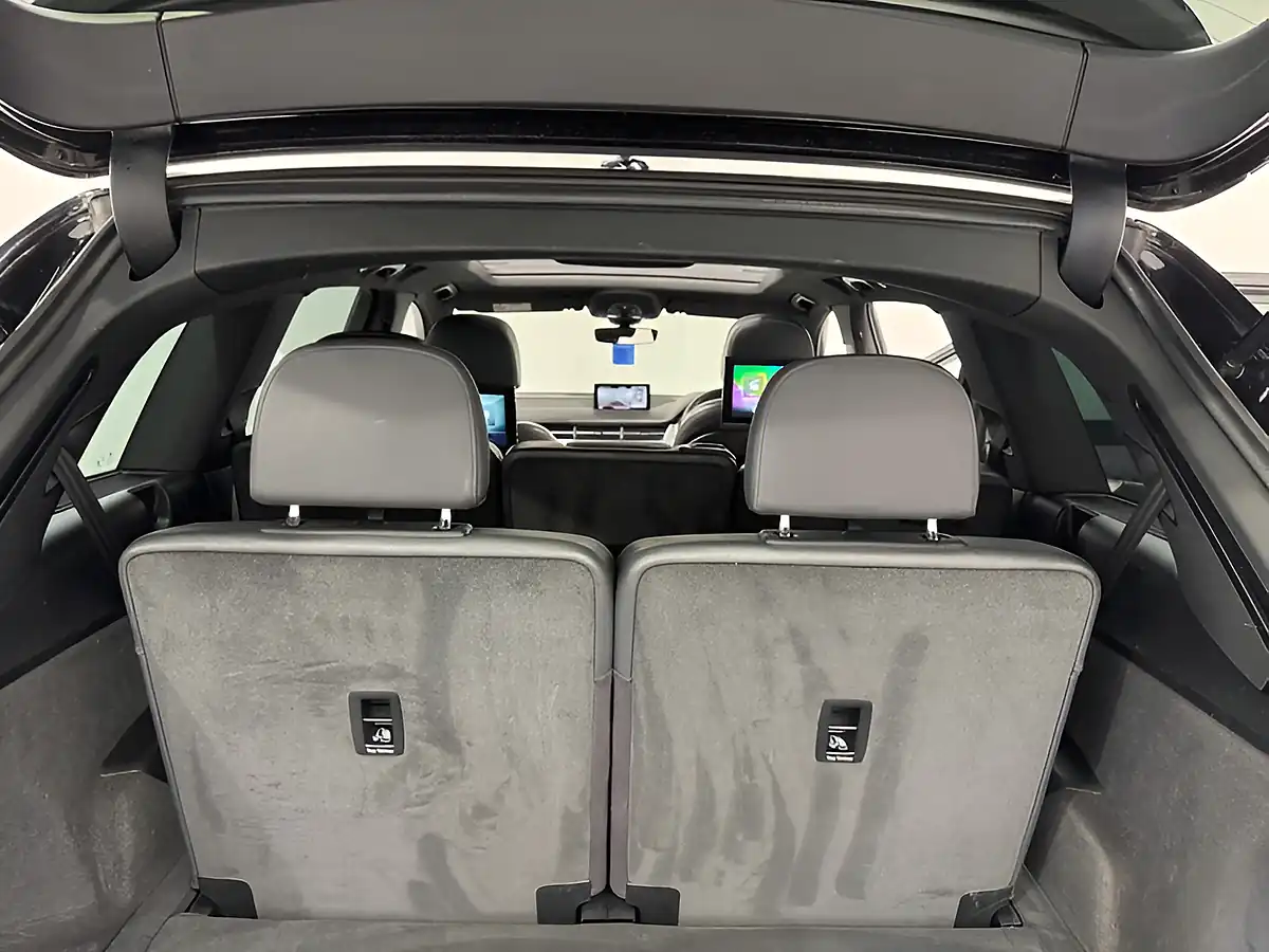 Used 2016 Audi Q7 S Line Black - Interior and Exterior details 16