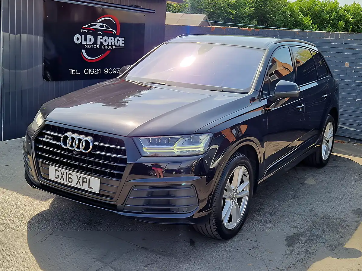 Used 2016 Audi Q7 S Line Black - Front View
