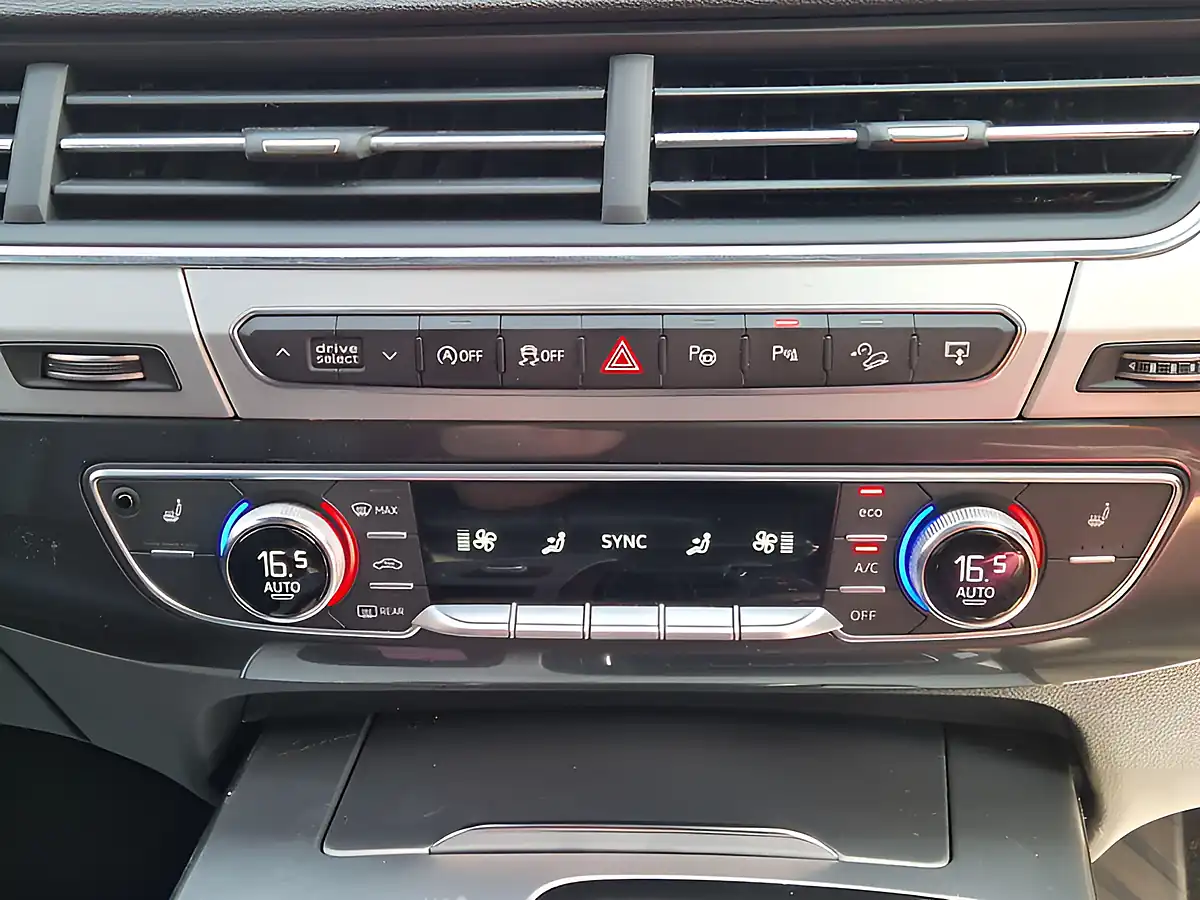 Used 2016 Audi Q7 S Line Black - Interior and Exterior details 19